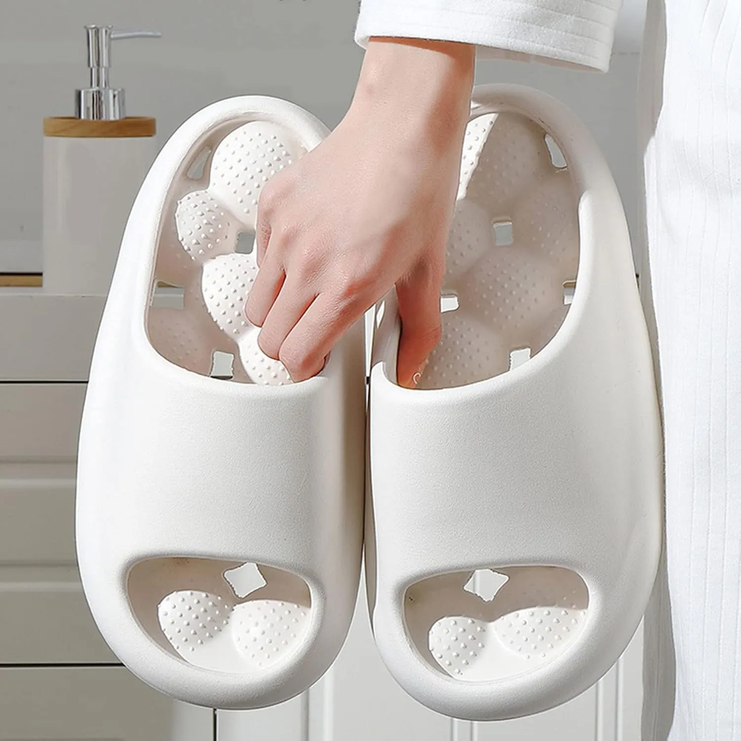 Bathroom Slipper Mens Shower Shoes Women and Men Cloud Slides Bath Slippers Comfortable Soft Sole Water Shoe