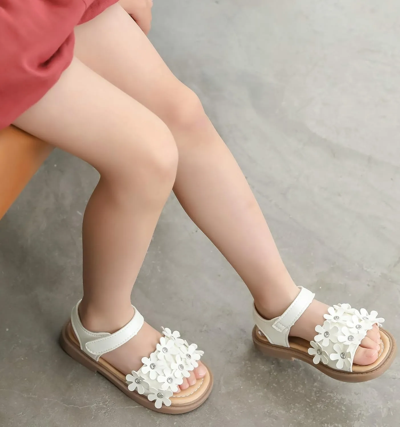 DADAWEN Girl's Summer Beach Water Sandals Soft Sole T-Strap Flat Sandal (Toddler/Little Kid)