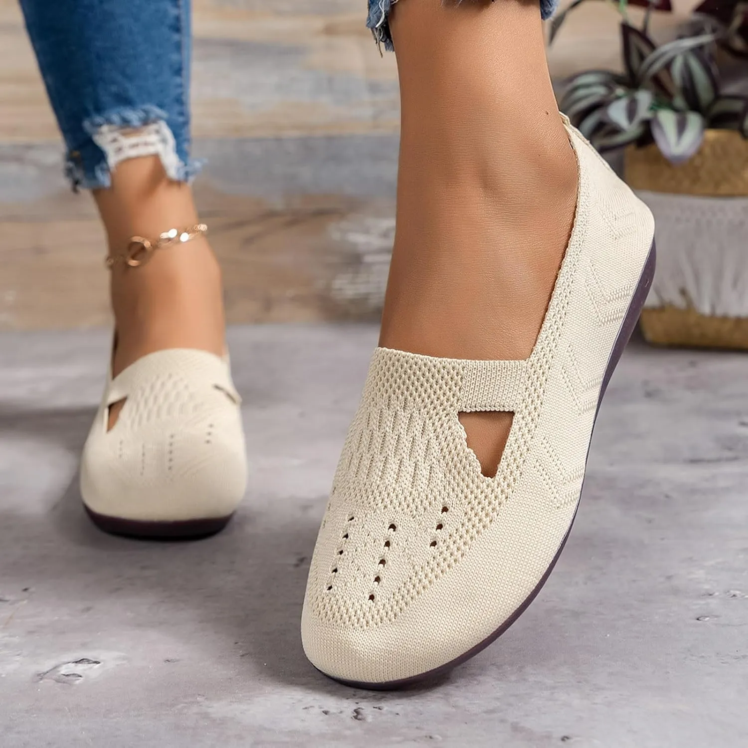 Ladies Breathable Hollow Out Mesh Flat Out Lightweight Large Size Casual Shoes Business Casual Work Shoes for