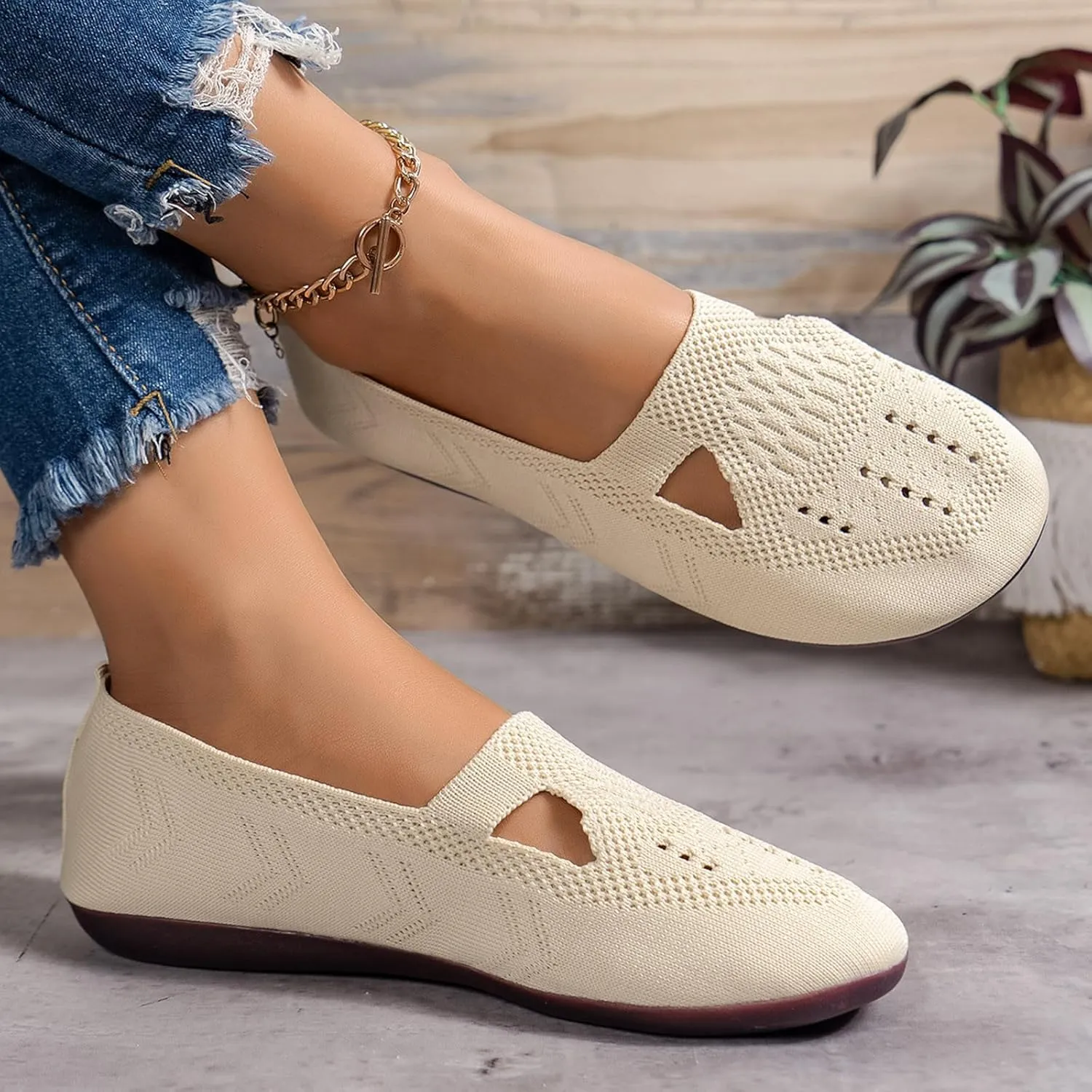 Ladies Breathable Hollow Out Mesh Flat Out Lightweight Large Size Casual Shoes Business Casual Work Shoes for