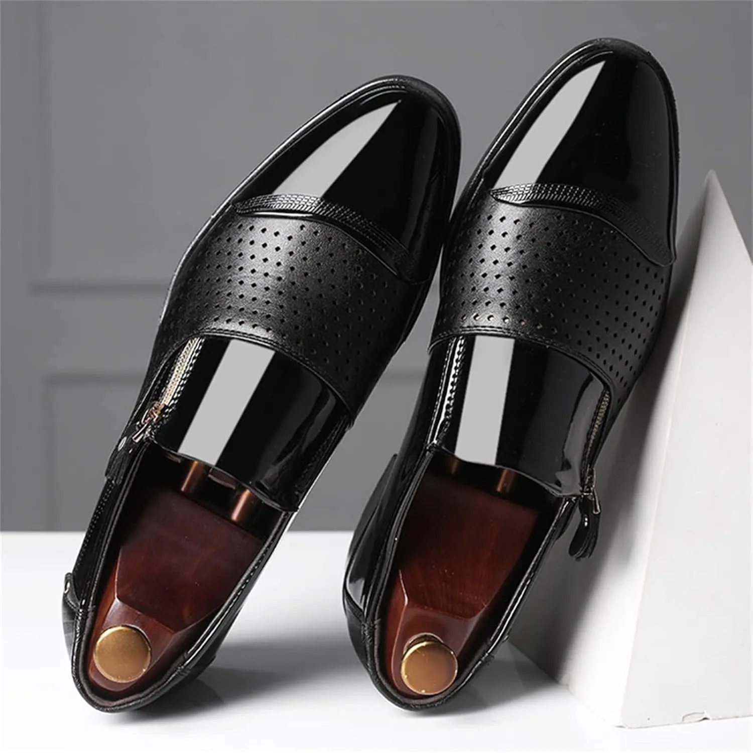 Mens Breathable Leather Shoes Slip on Dress Shoes with Zipper Low Heel Patent Leather Shoe Non Slip Business Formal Shoe Durable Daily Work Office Suit Footwear Arch Support Walking Boots