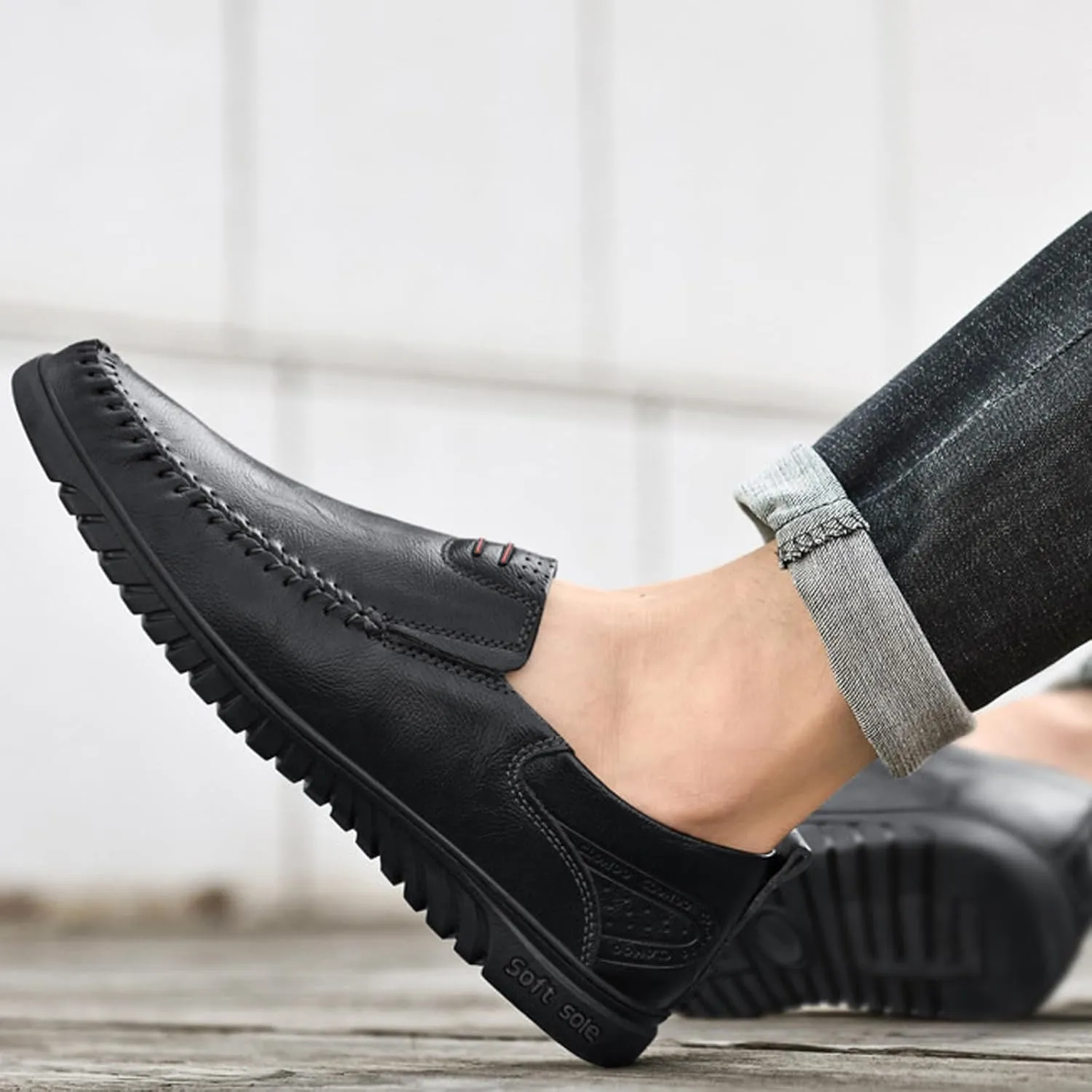 Mens Slip on Shoes Black Comfort Orthopedic Dress Shoe 2025 Fashion Brogue Footwear Casual Loafers Formal Sneakers