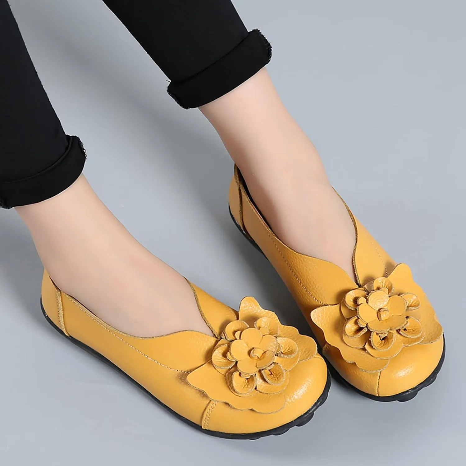 Solaud Women's Comfortable Loafers Soft Slip on Casual Round Toe Moccasins Driving Flats Work Walking Shoes