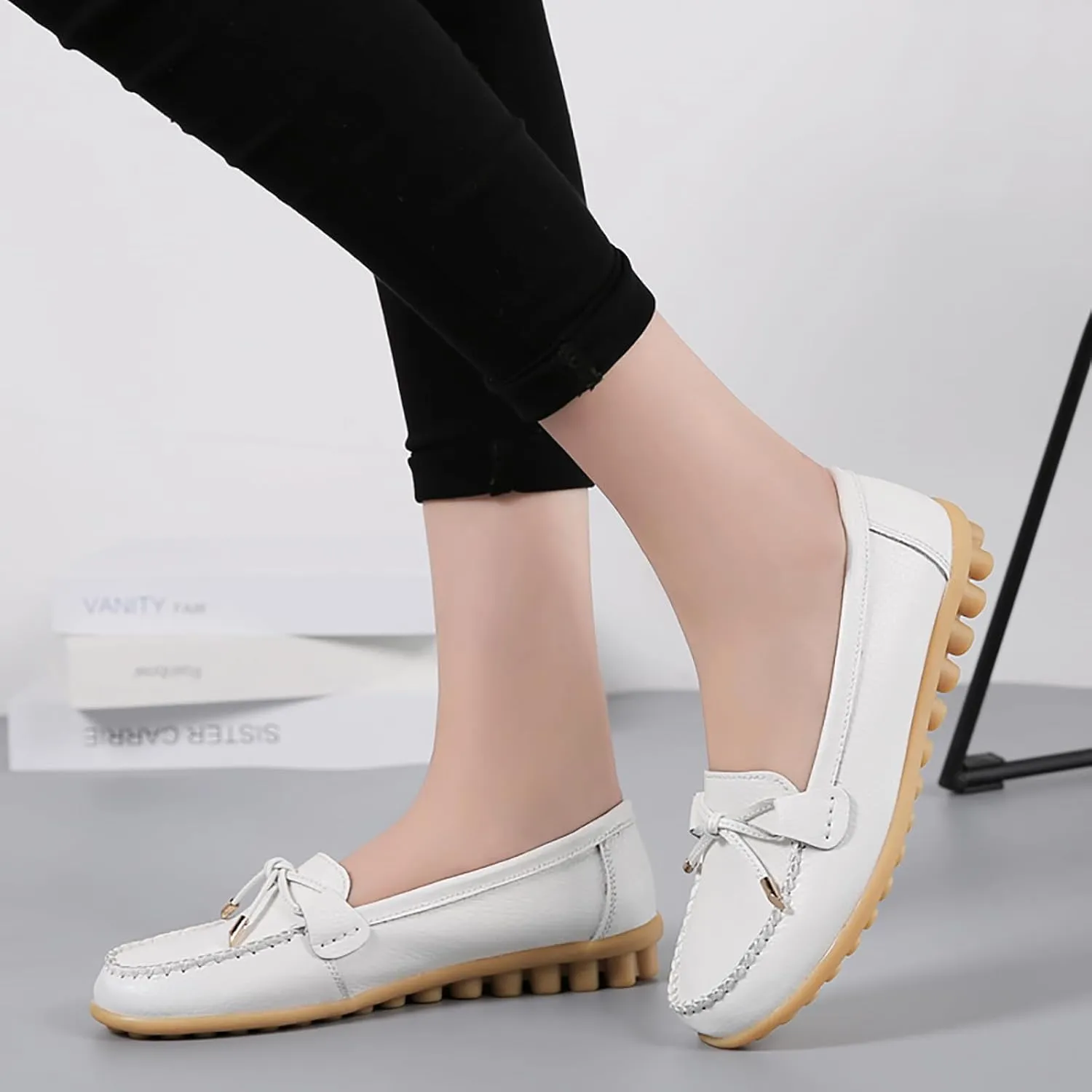 Sunporx Women's Comfortable Loafers Leather Casual Round Toe Driving Moccasins Casual Walking Women Slip on