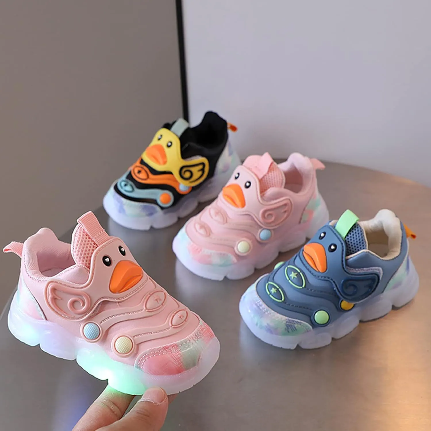 Toddler Baby Girls Light Up Sneakers Rubber Soft Bottom Slip On Sports Shoes Cartoon Duck Pattern Fashion Shoes