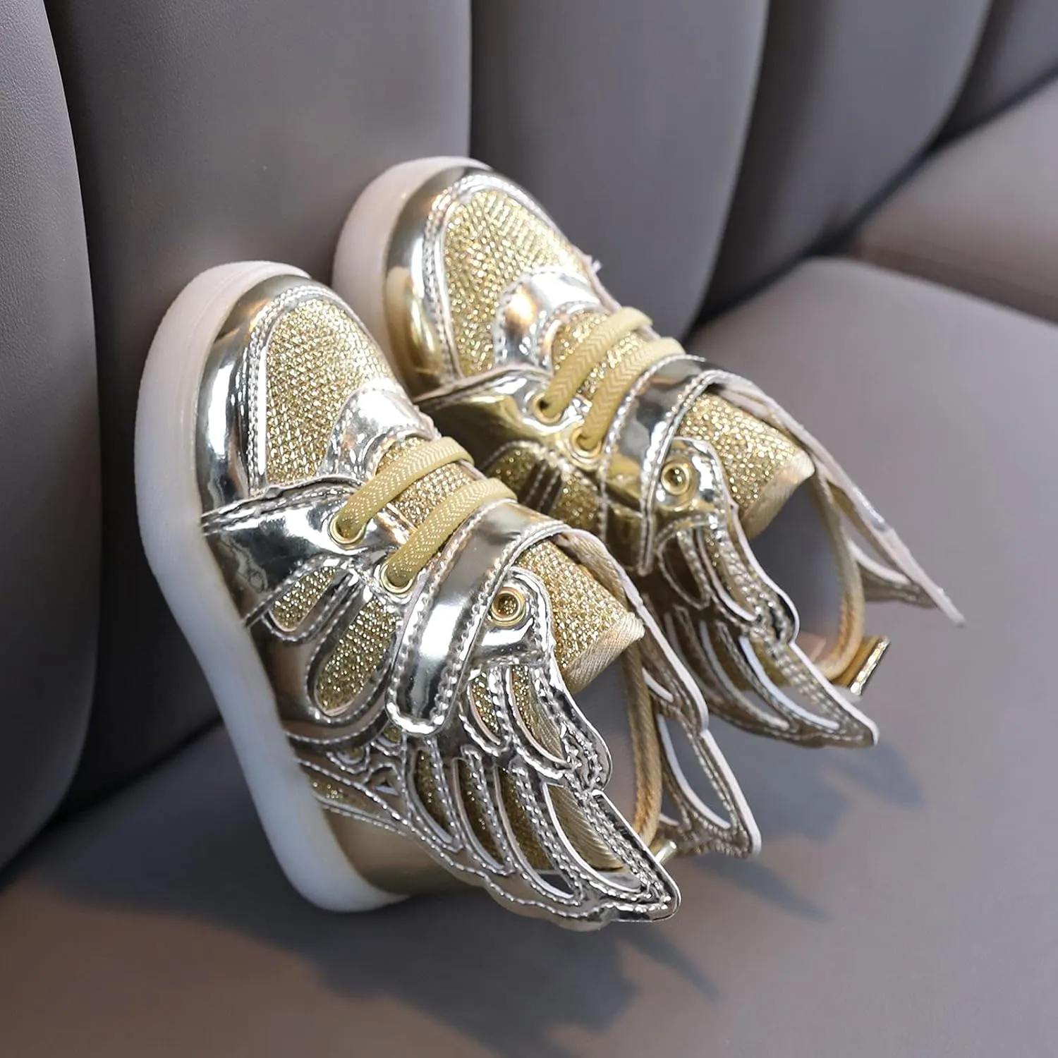 Toddler Girls Light Up Sequins Running Shoes Slip On Flashing Casual Shoes Girls High Top Sneakers Boys School Shoes