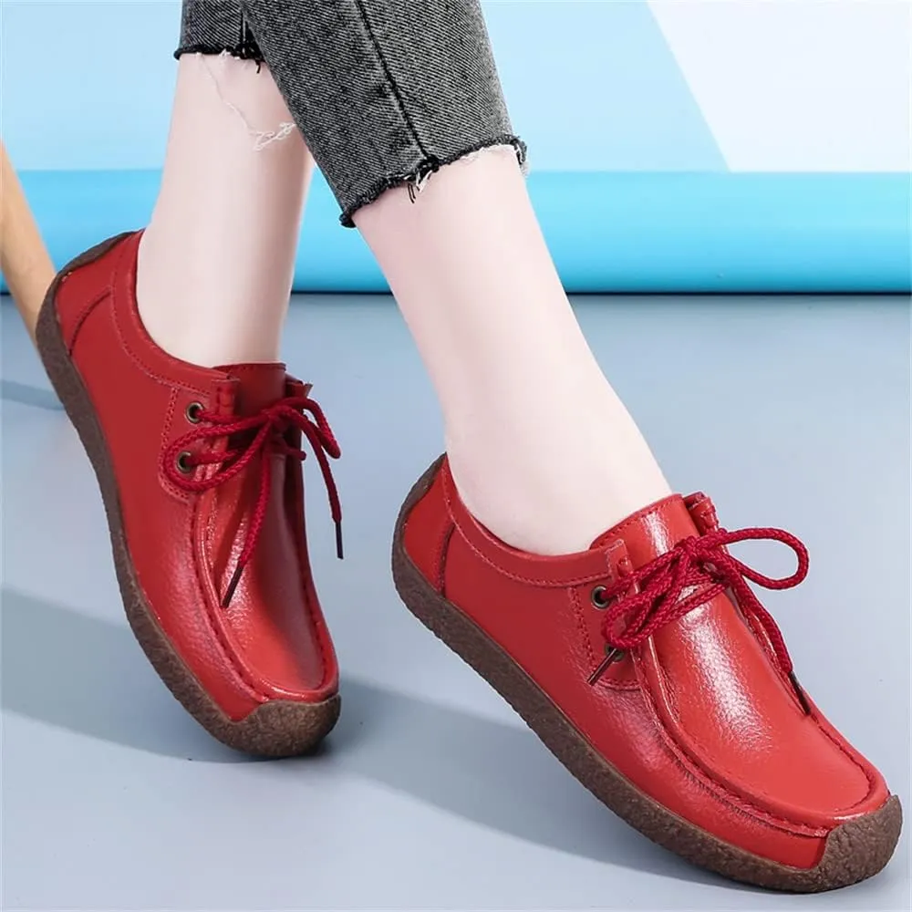 WERWAES Womens Loafers Ladies Leather Moccasin Fashion Penny Loafers Comfortable driving Slip on Lightweight Soft Work Shoes Breathable Round Toe Womens Flat Shoes for Walking Office
