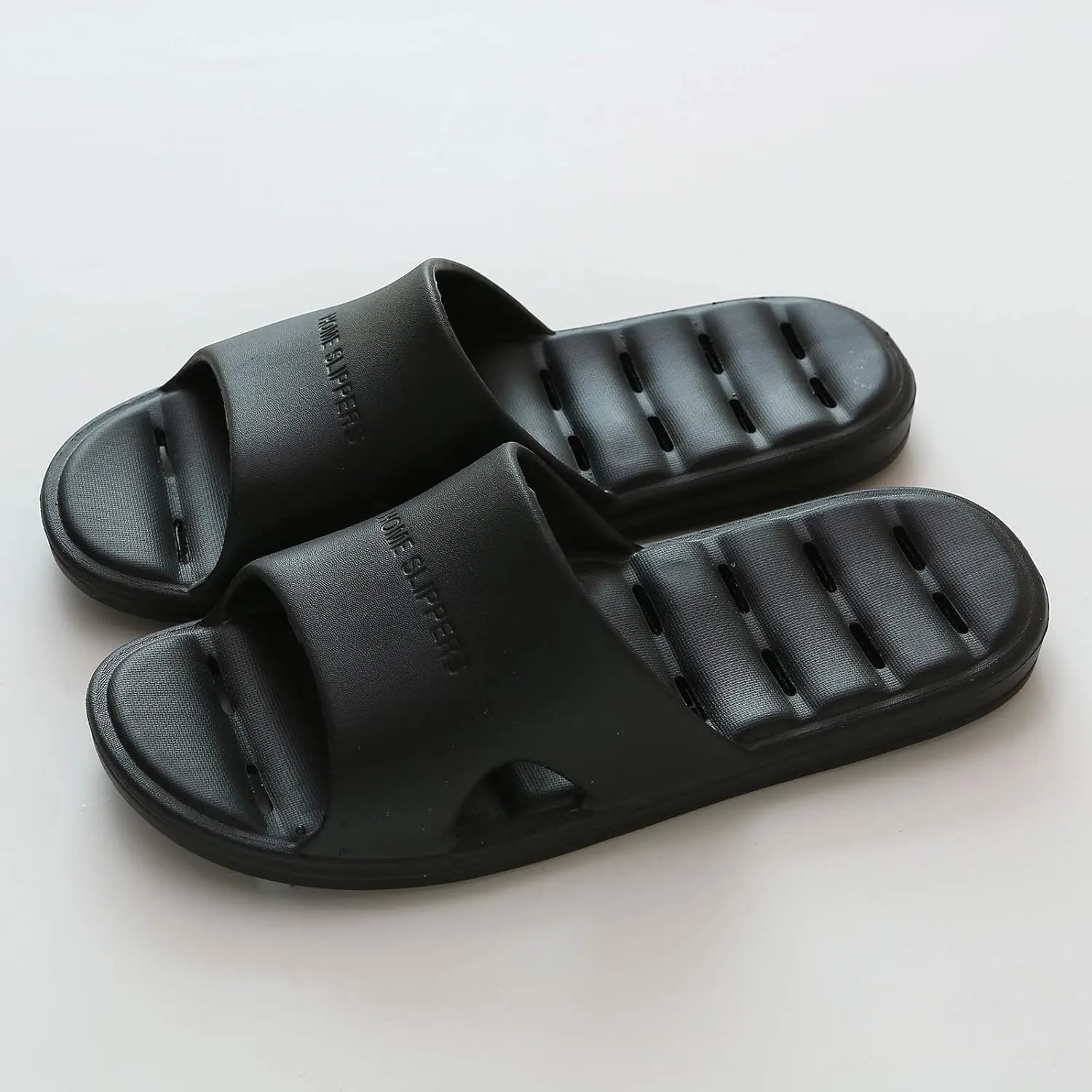 Women's Cloud Slides Indoor Slipper for Gym Soft Sole Breathable Casual Slides Sandals Women's Non Slip Slippers
