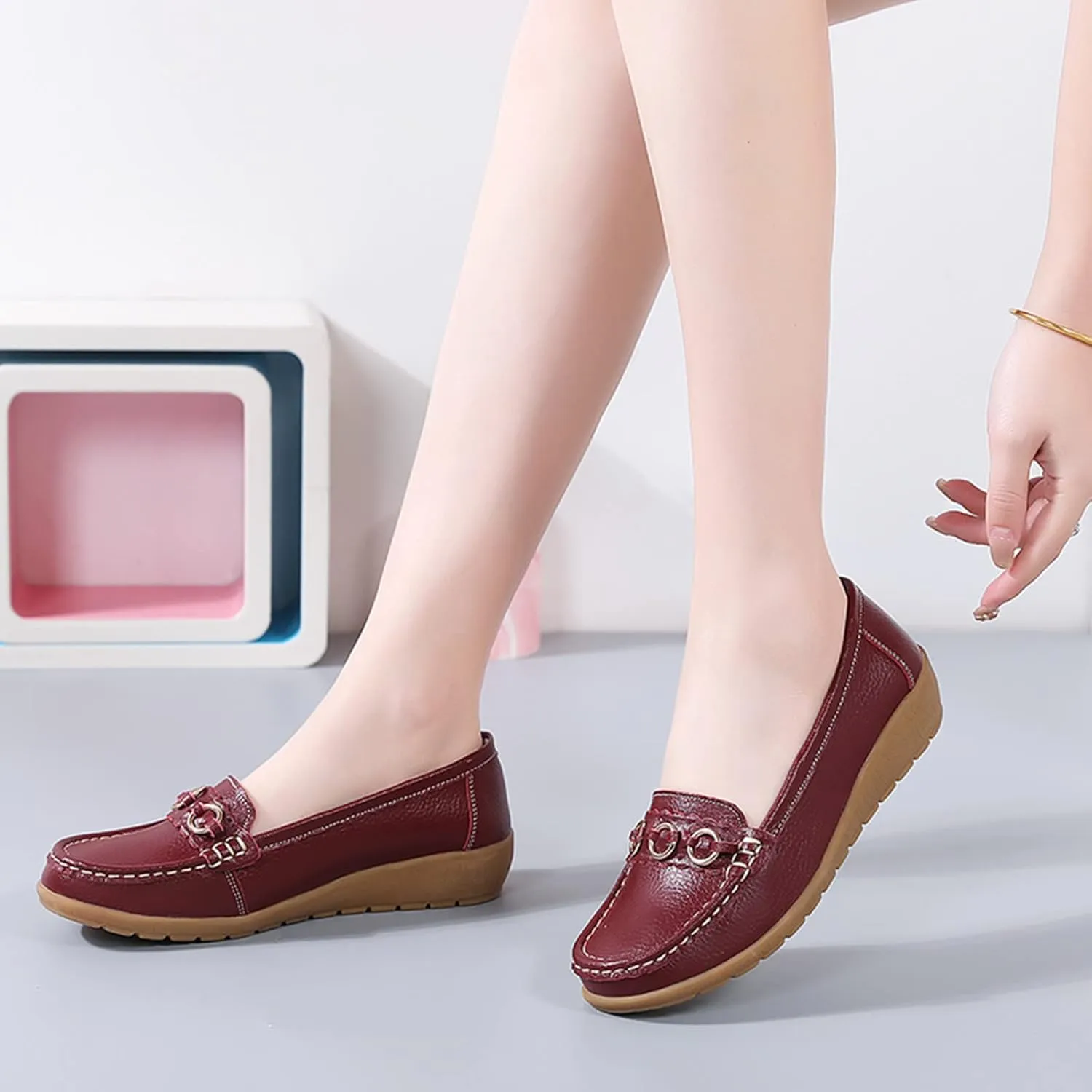 Women's Flats Shoes Casual Slip On Shoes Lightweight Penny Loafers Comfort Wide Loafers with Arch Support