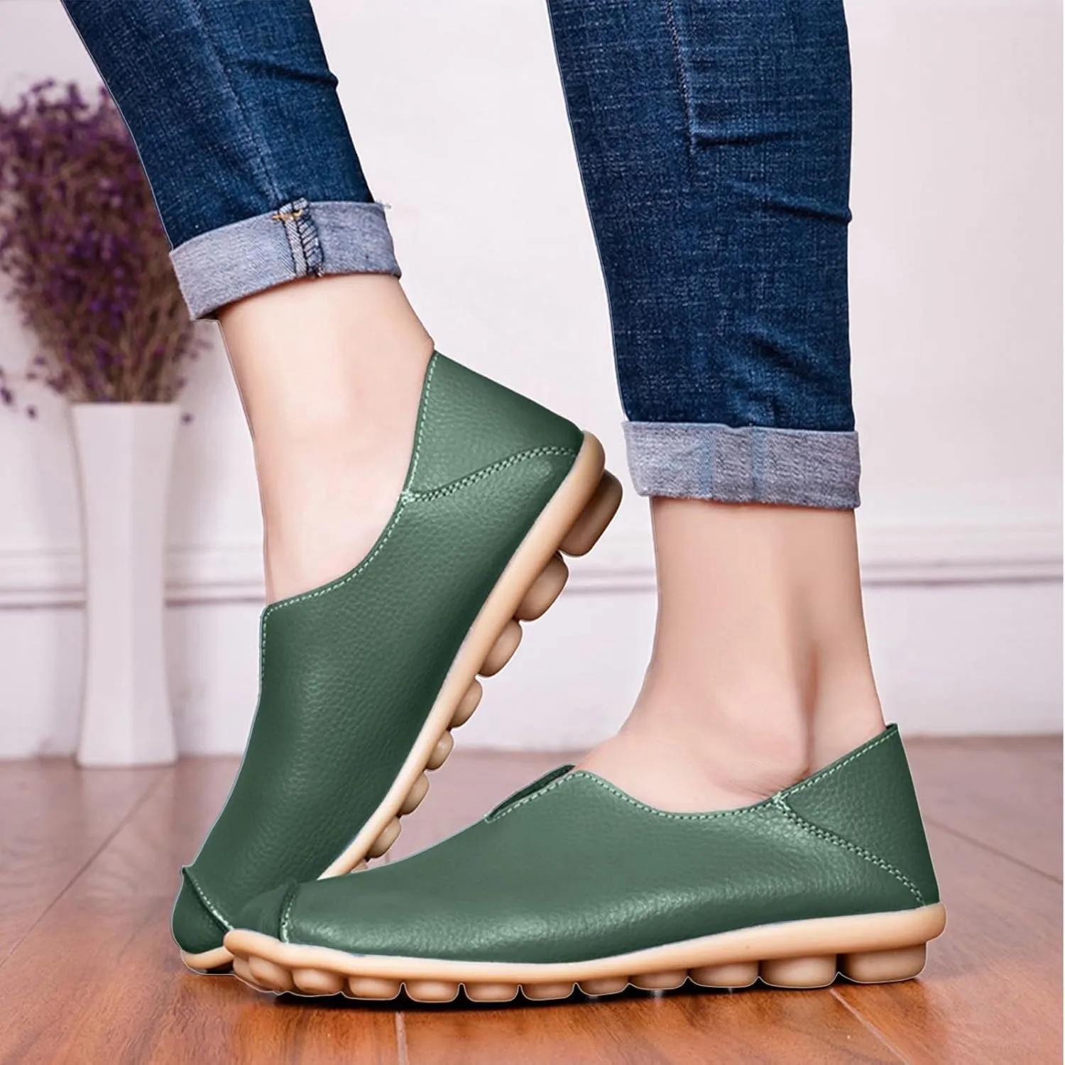 Women's Slip-On Loafers Lug Sole Non Slip Shoes Soft Lightweight Walking Driving Shoes Versatile Leather Shoes
